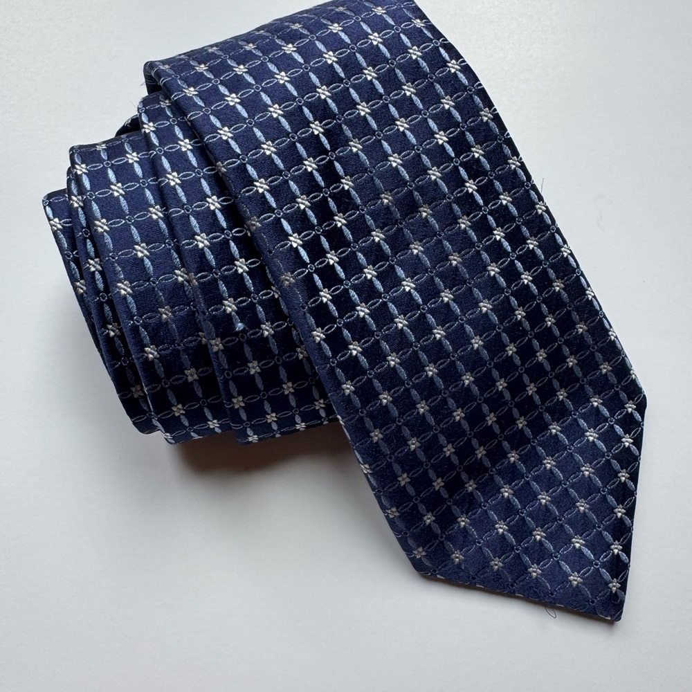 Canali Italy Silk Floral Geometric tie Navy STUNNING! Price firm!